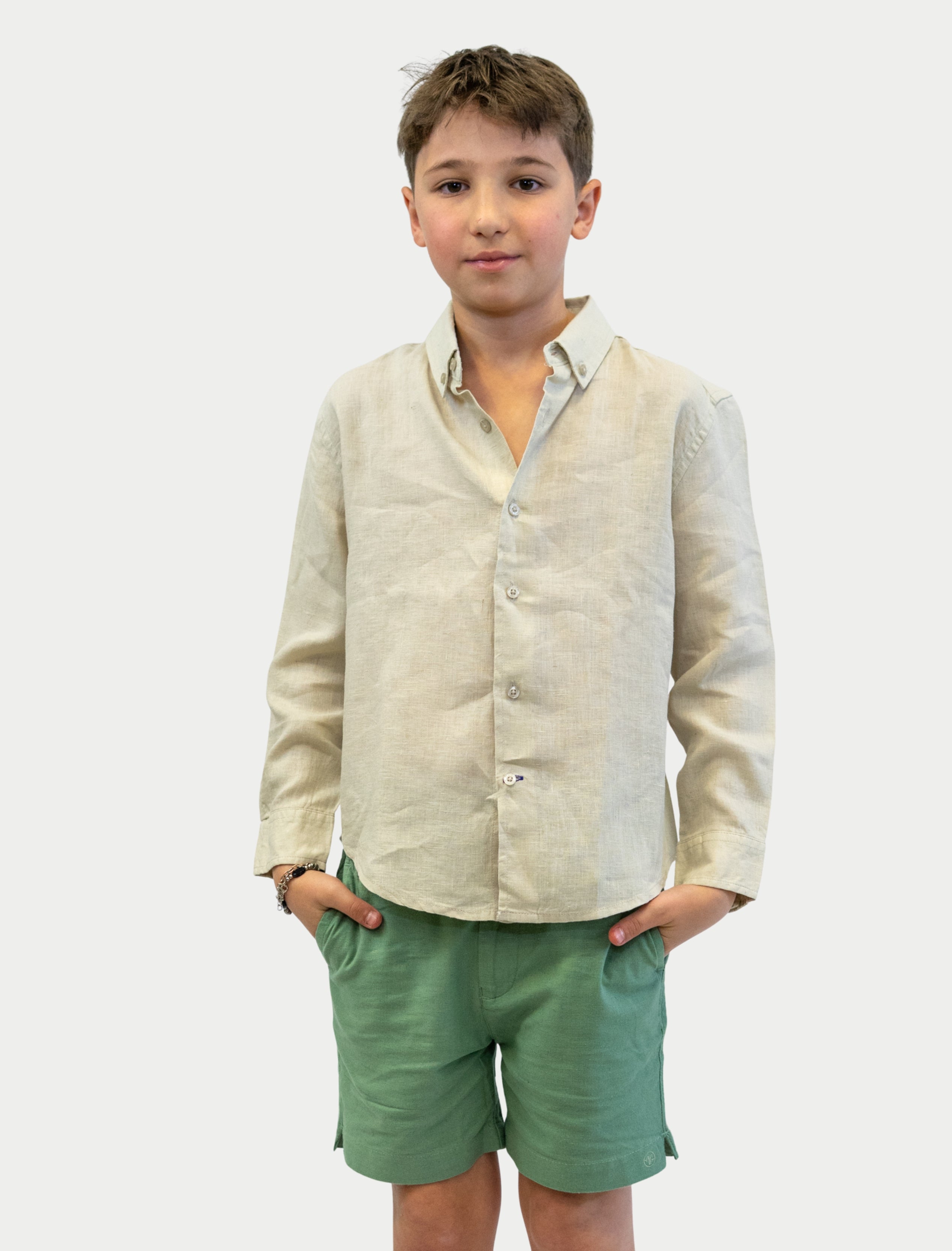 Camisa Soft Linen para niño color arena vista de frente