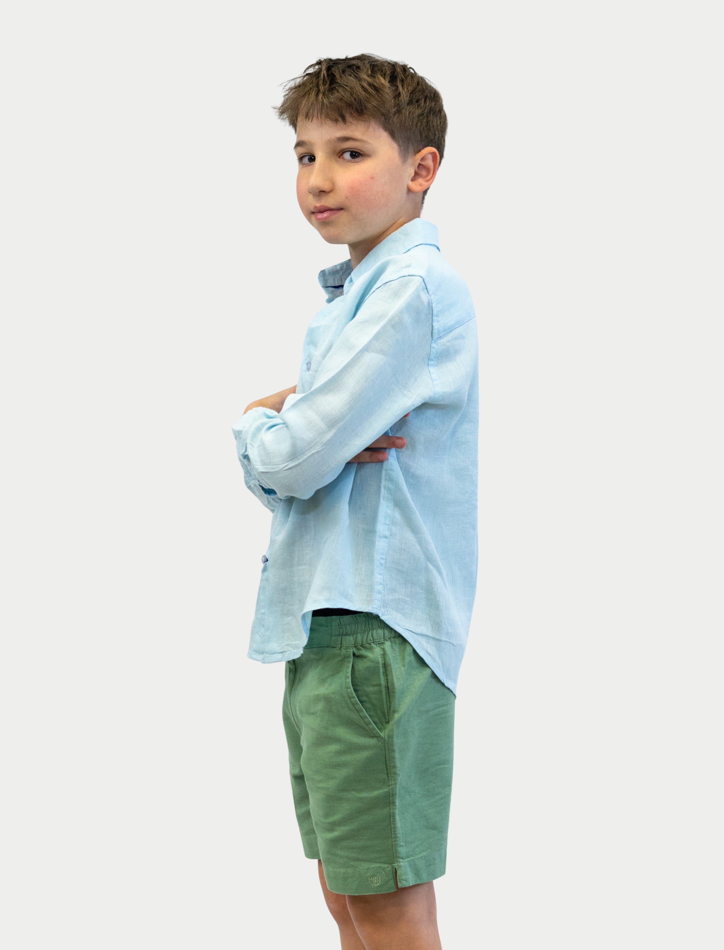 Camisa Soft Linen para niño color azul cielo vista lateral