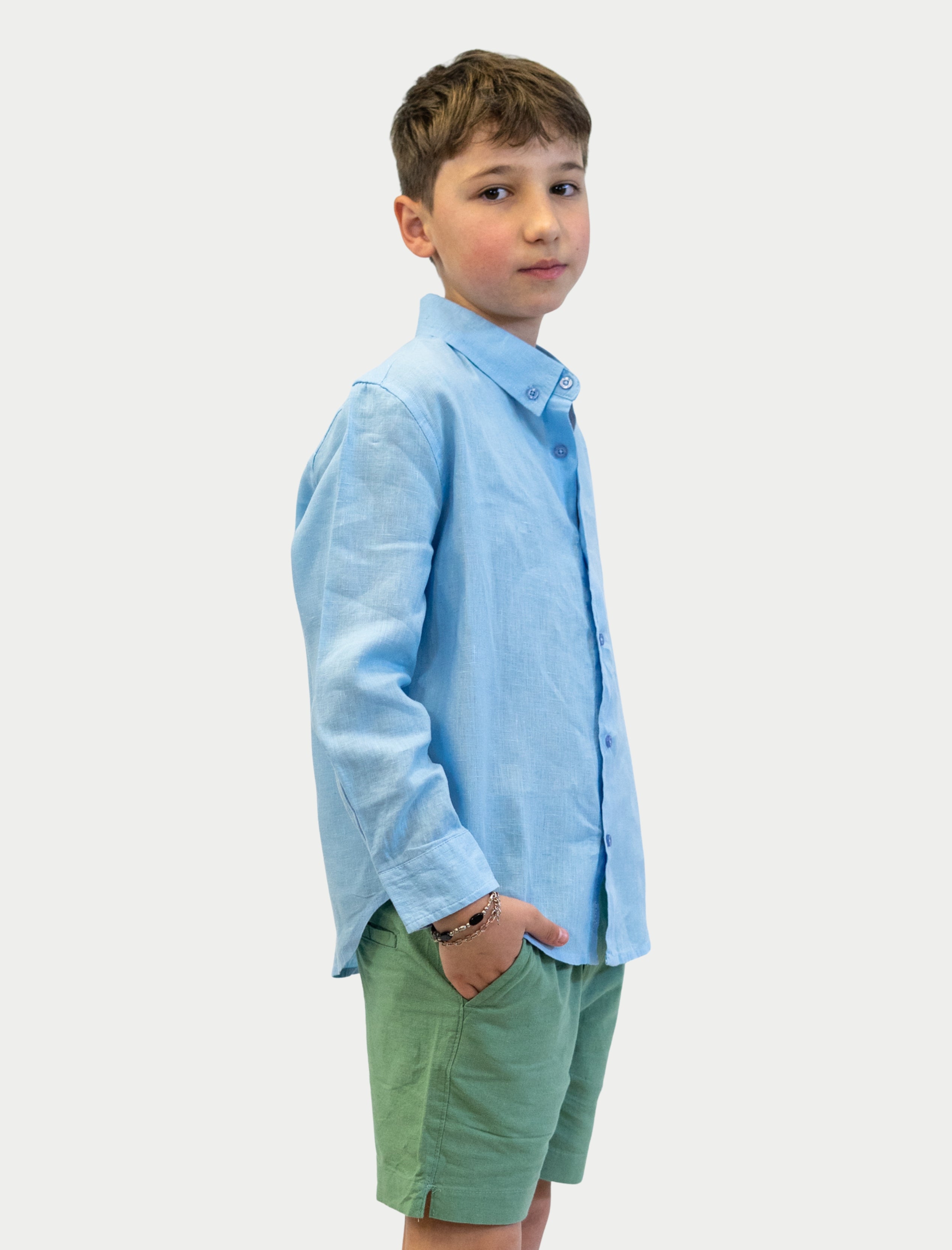 Camisa Soft Linen para niño color azul vista lateral