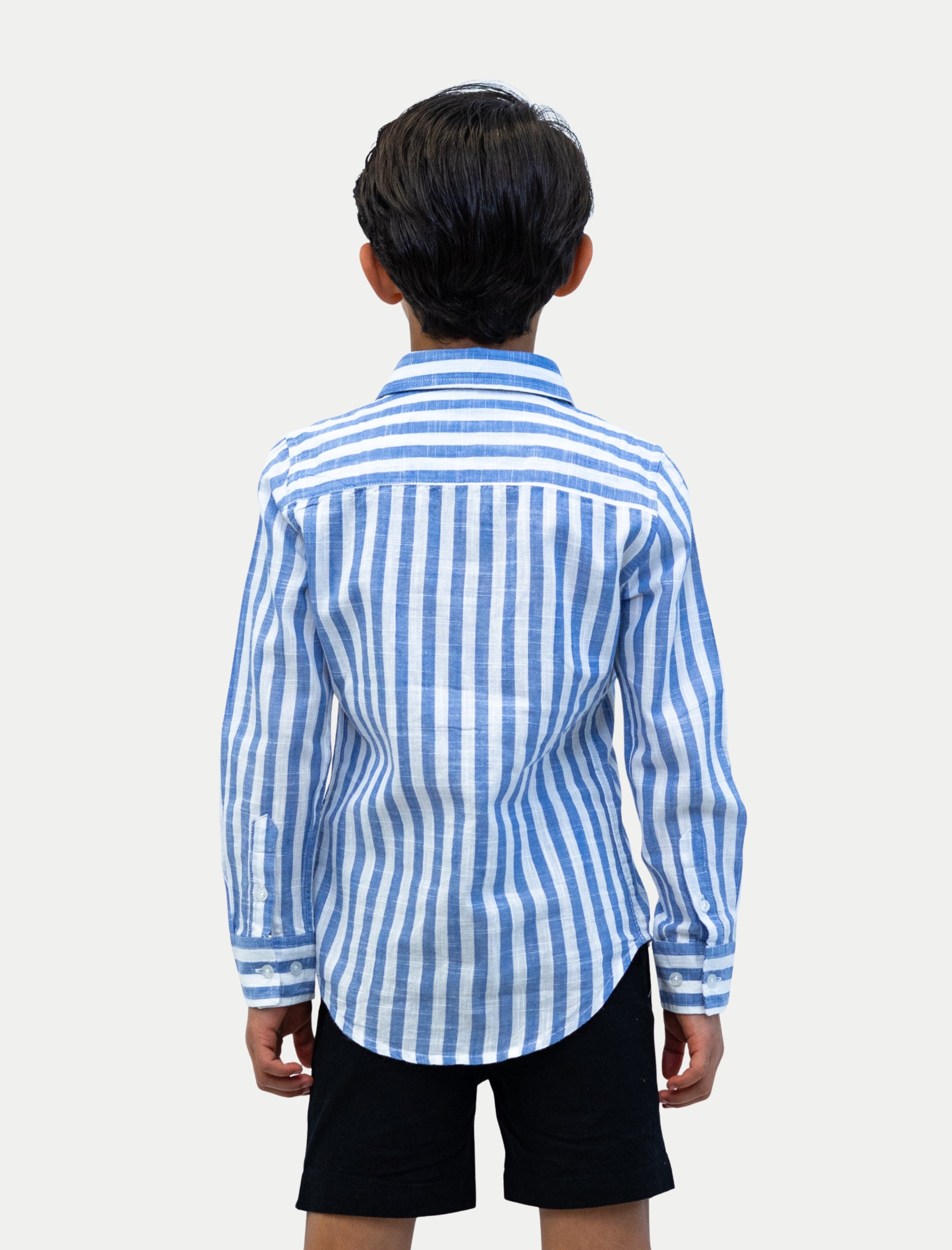 Camisa rayada azul de niño en algodón slub vista de espalda