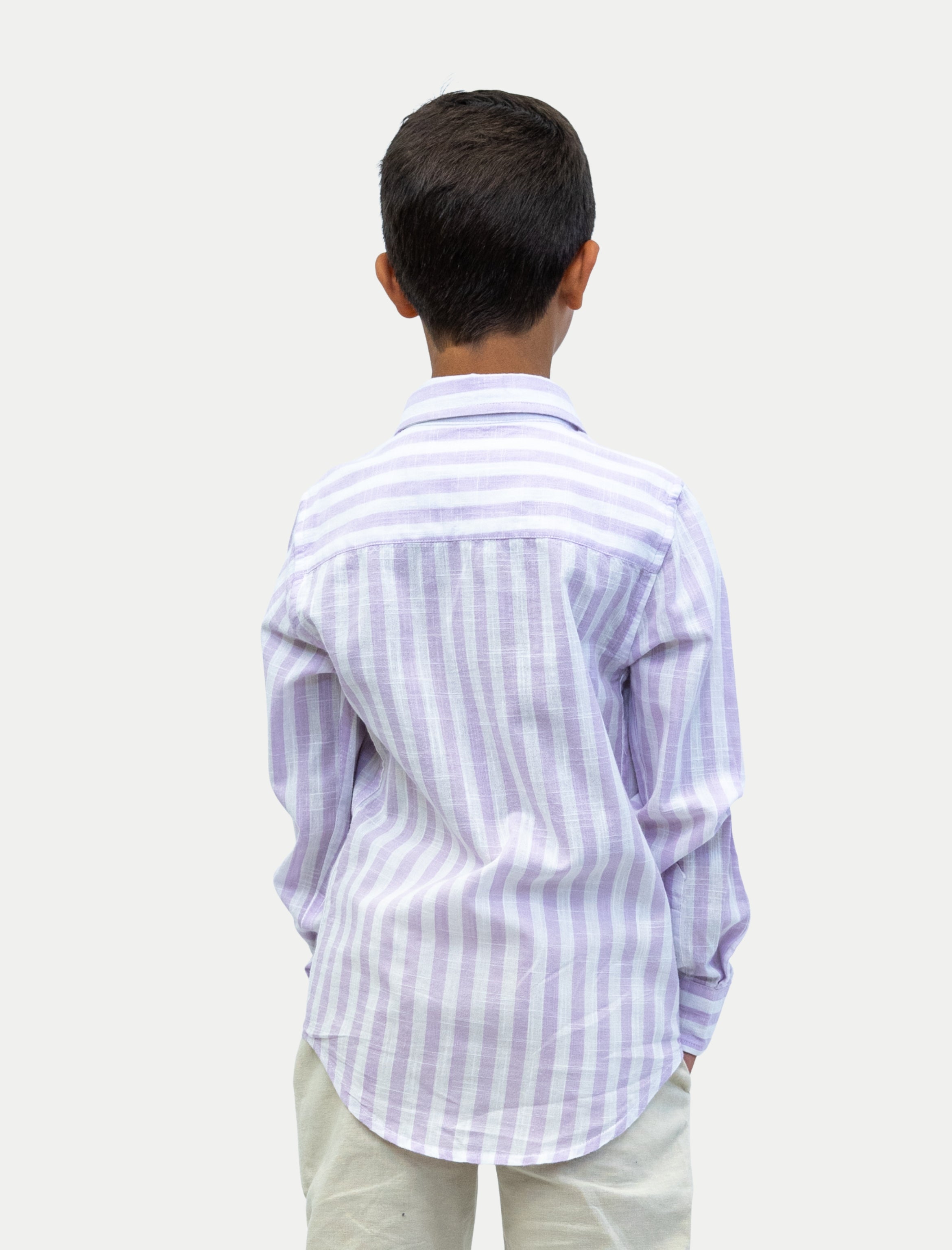 Camisa rayada lila de niño en algodón slub vista de espalda
