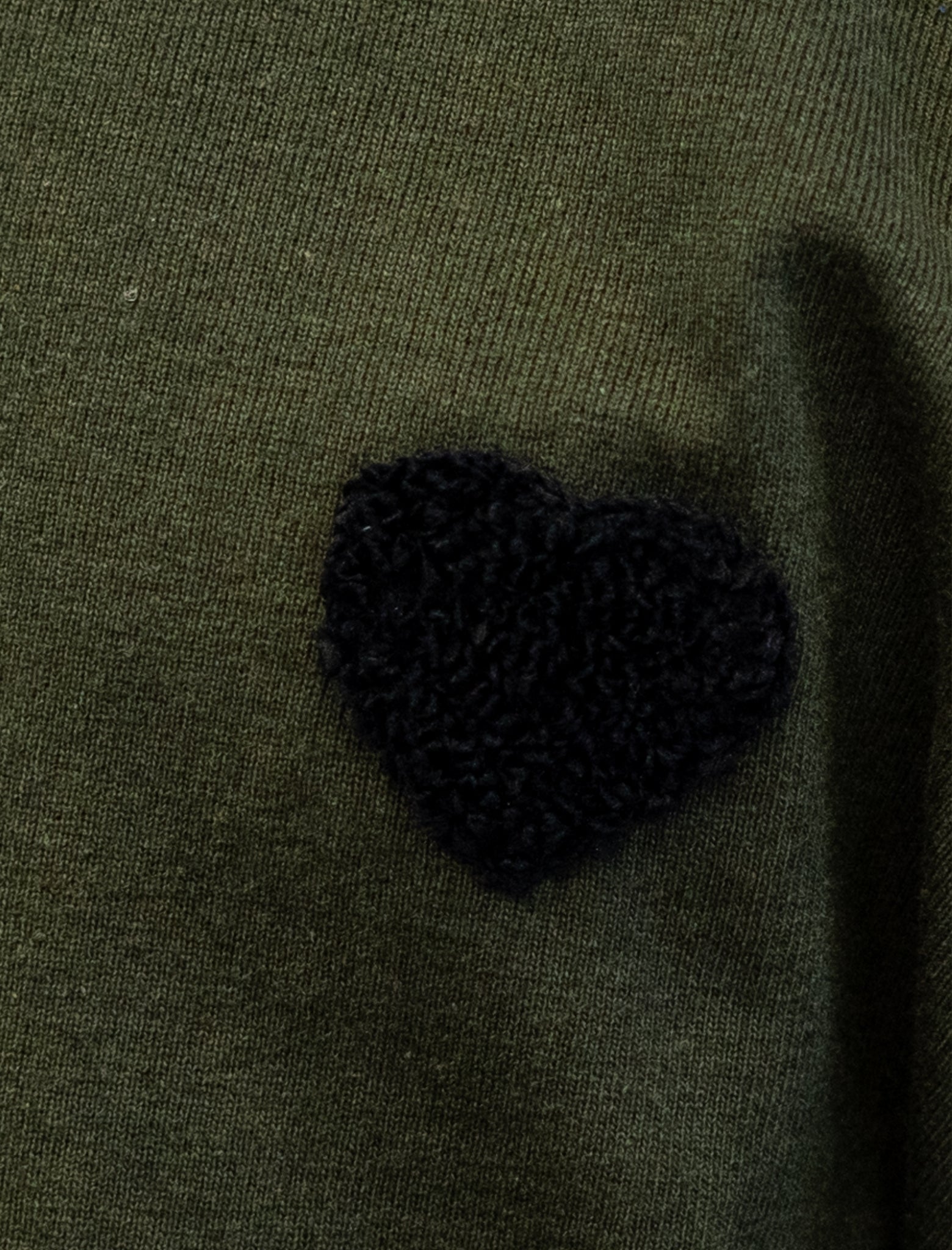 Detalle Diamond Finish Heart color olivo