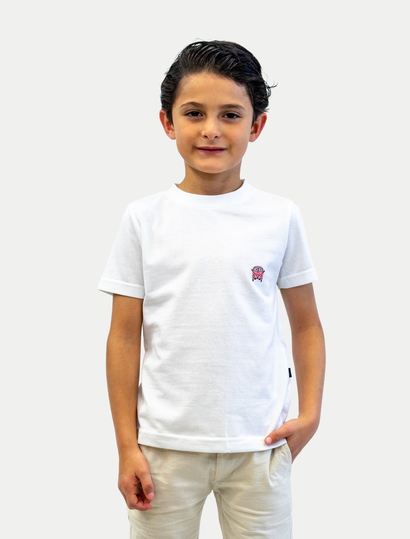 Playera Minivan para niño color blanco vista de frente