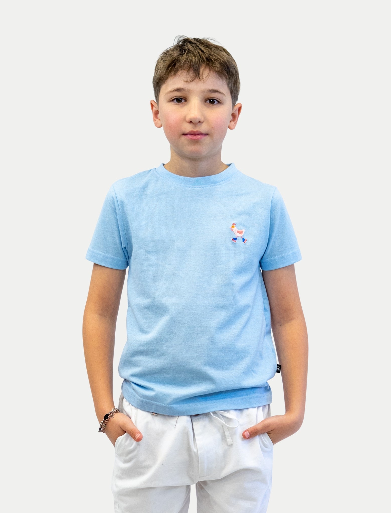 Playera Skating Hen para niño color azul vista de frente