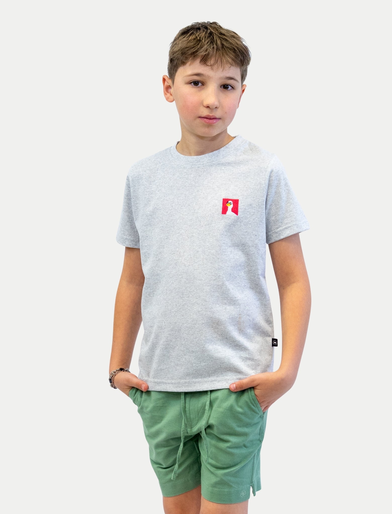 Playera Summer Duck para niño color gris vista lateral