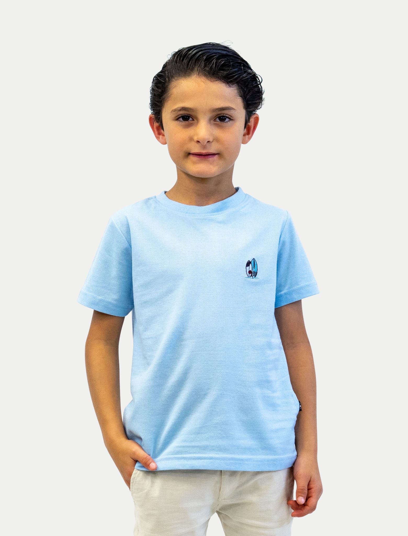 Playera Surf para niño color azul vista de frente