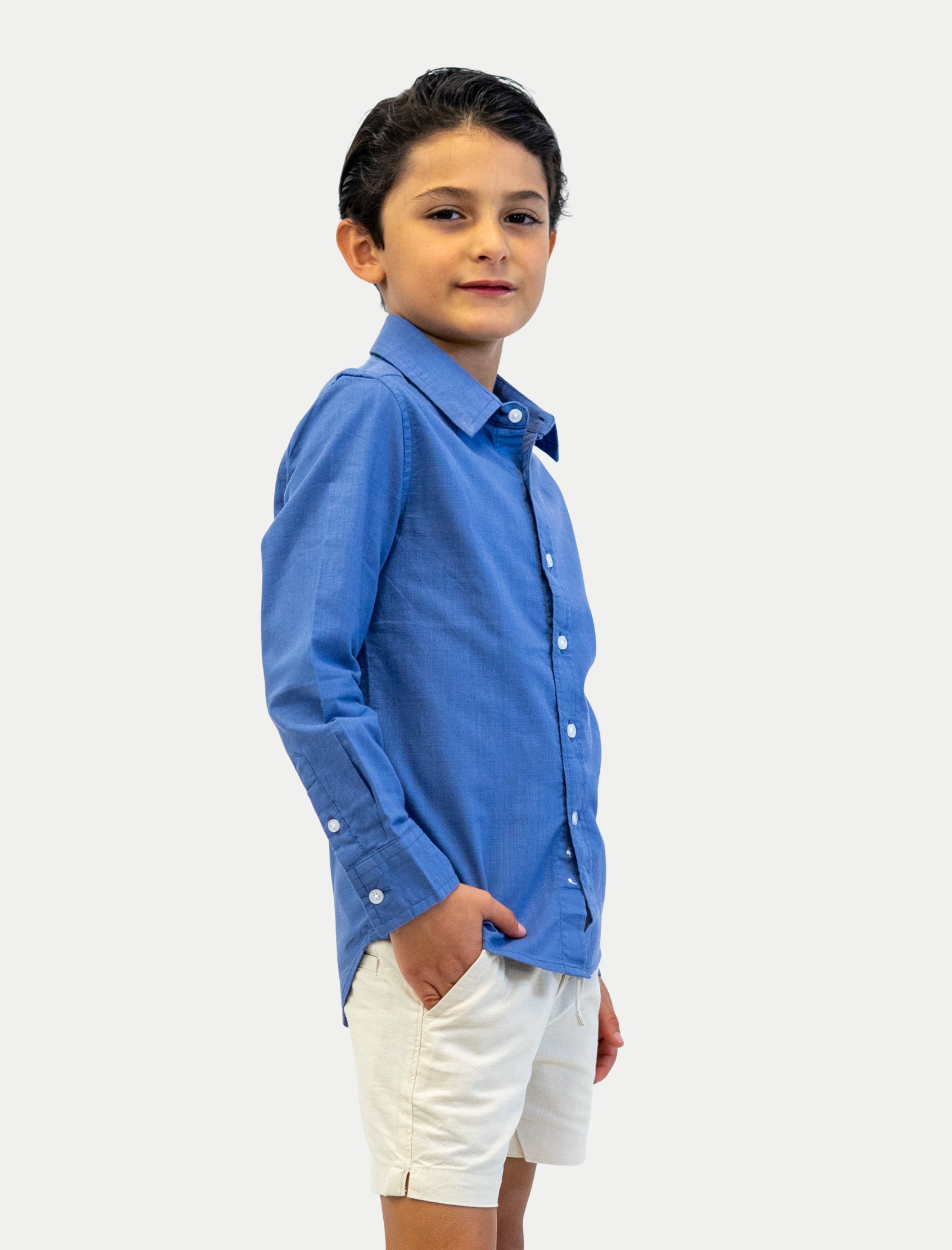 Camisa azul para niño en algodón slub vista de lado