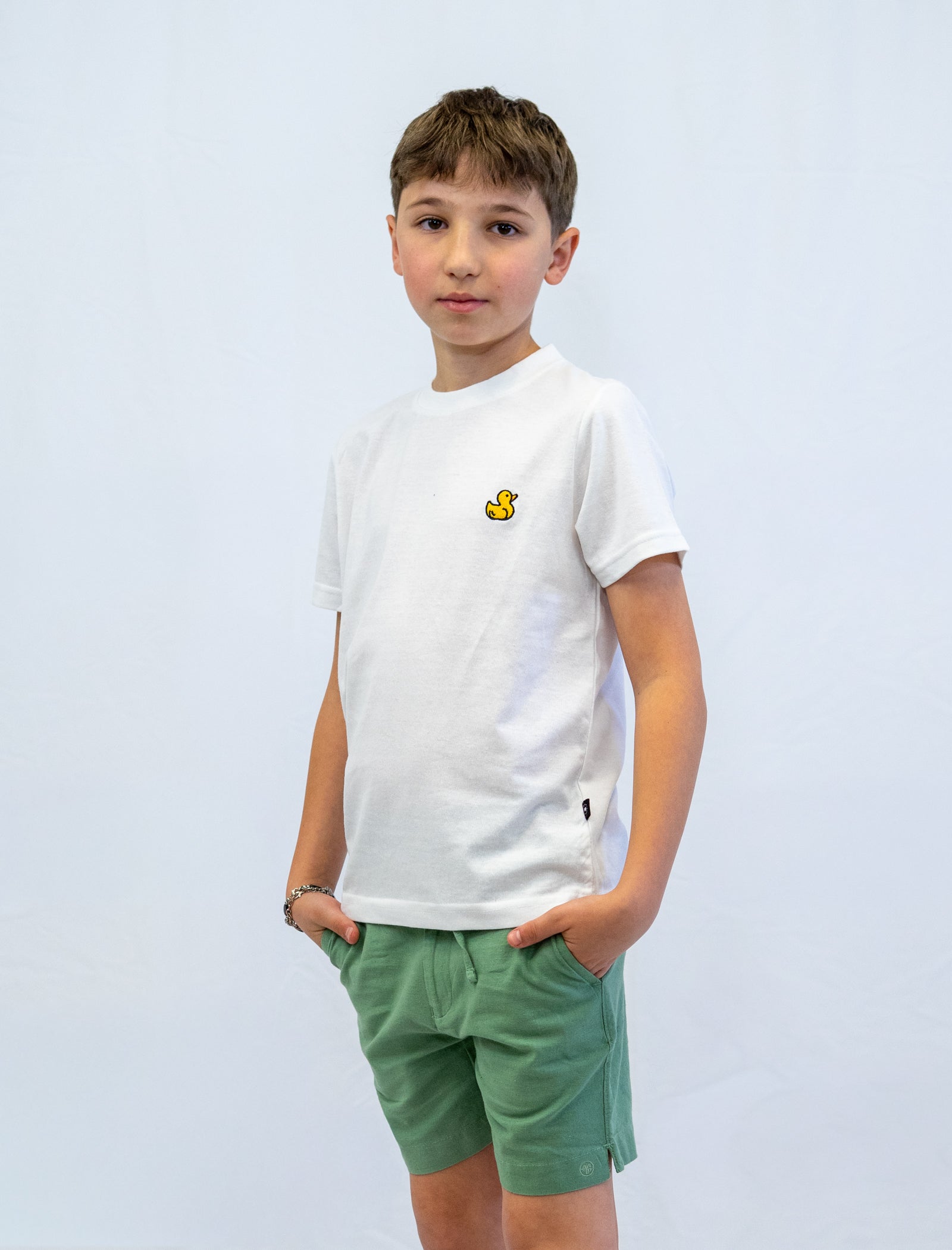 Playera Duck para niño color blanco vista lateral