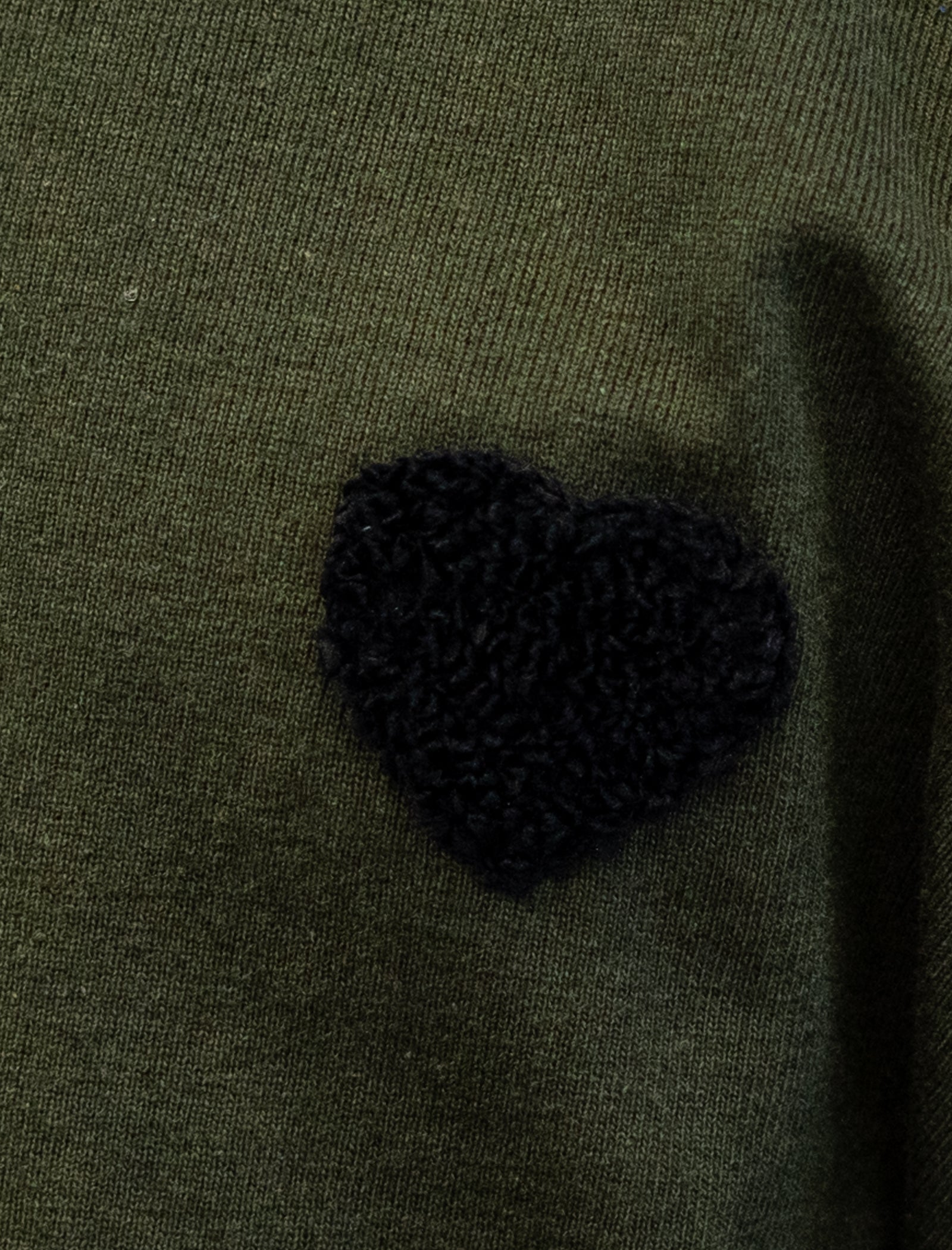 Detalle Diamond Finish Heart color olivo