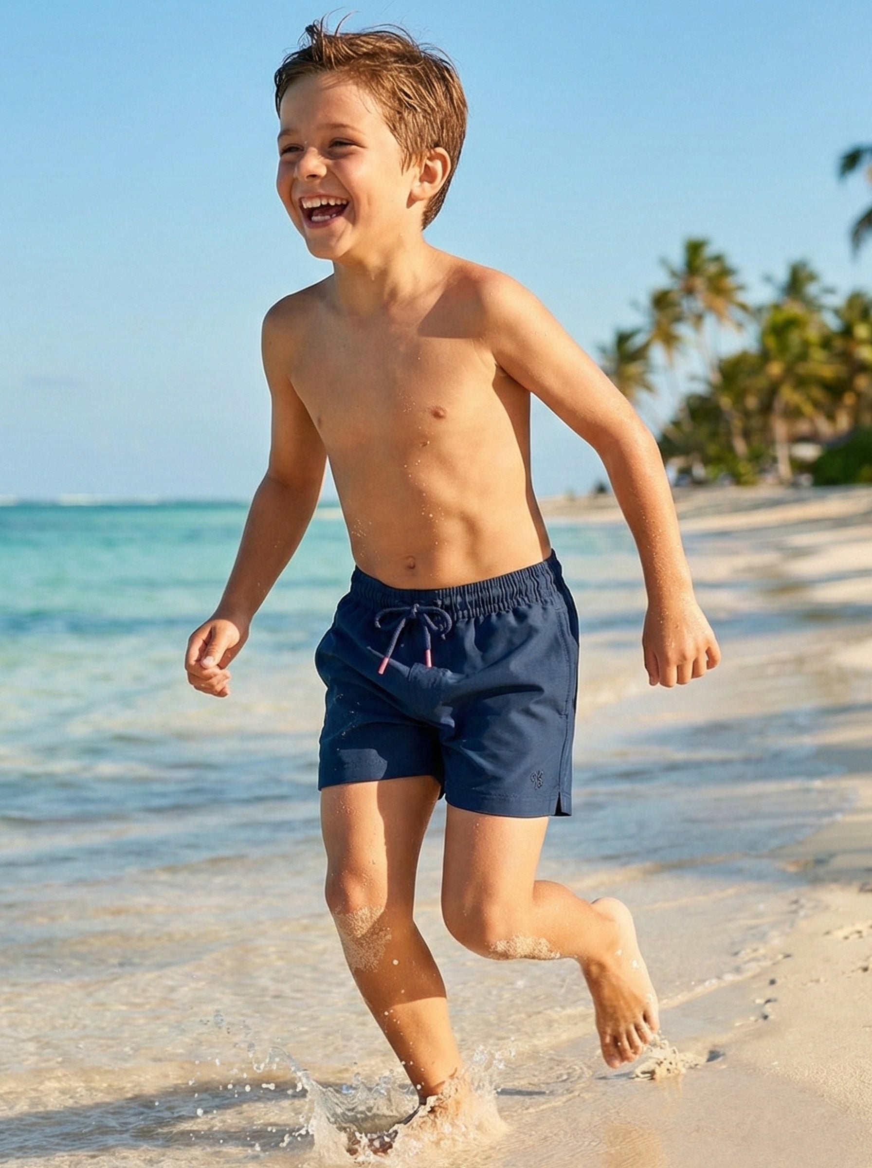 Traje de baño The New Classics para niño azul-marino, en uso, playa o alberca