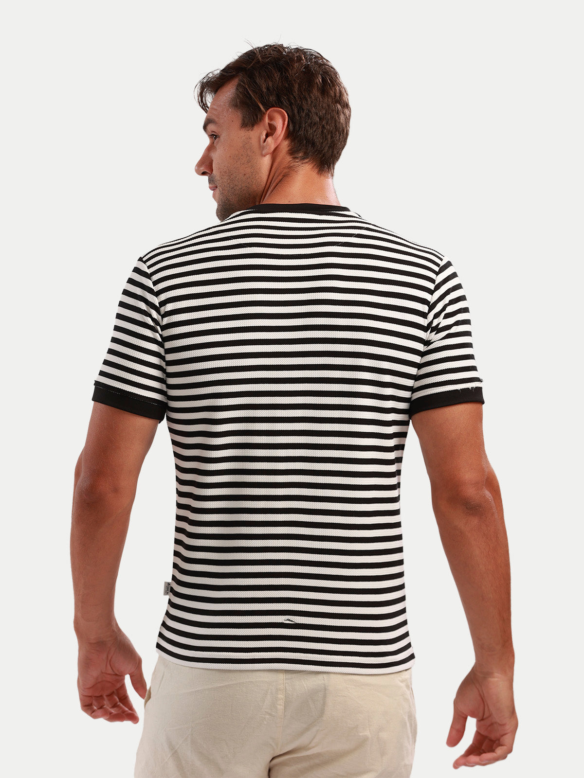 Jacquard - Playera de Manga Corta Rallada Negro - Coastal Crush