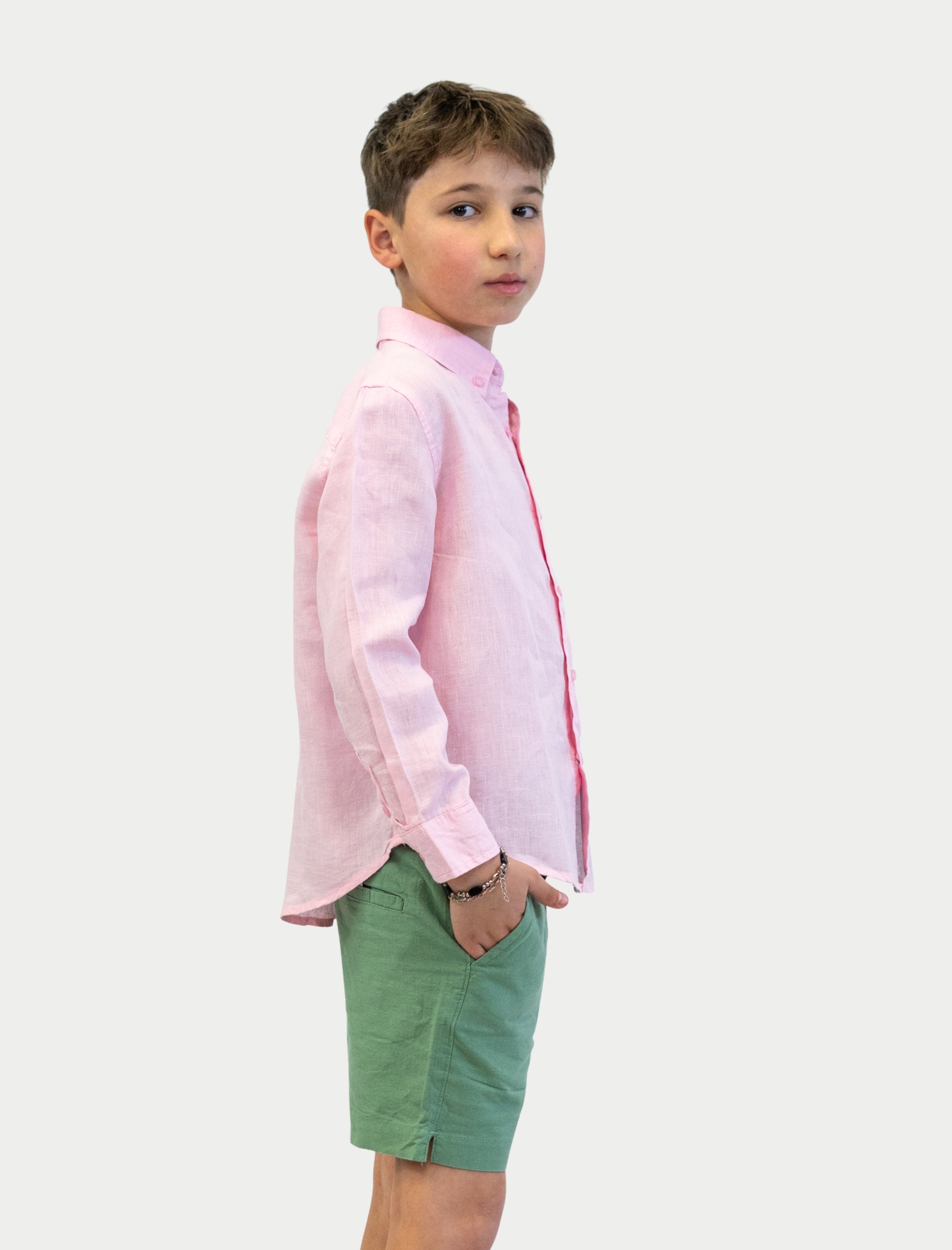 Camisa Soft Linen para niño color rosa vista lateral