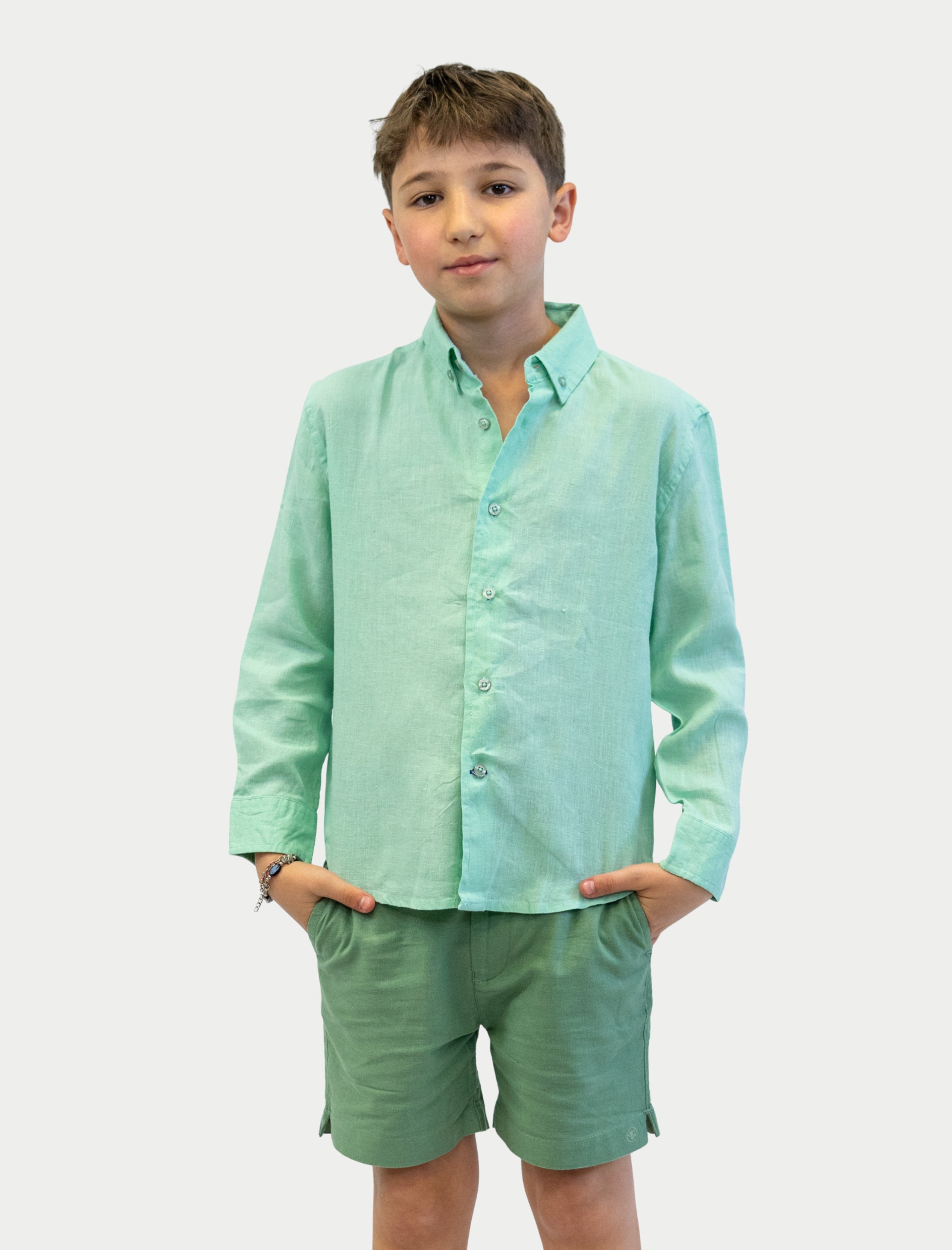 Camisa Soft Linen para niño color verde menta vista de frente