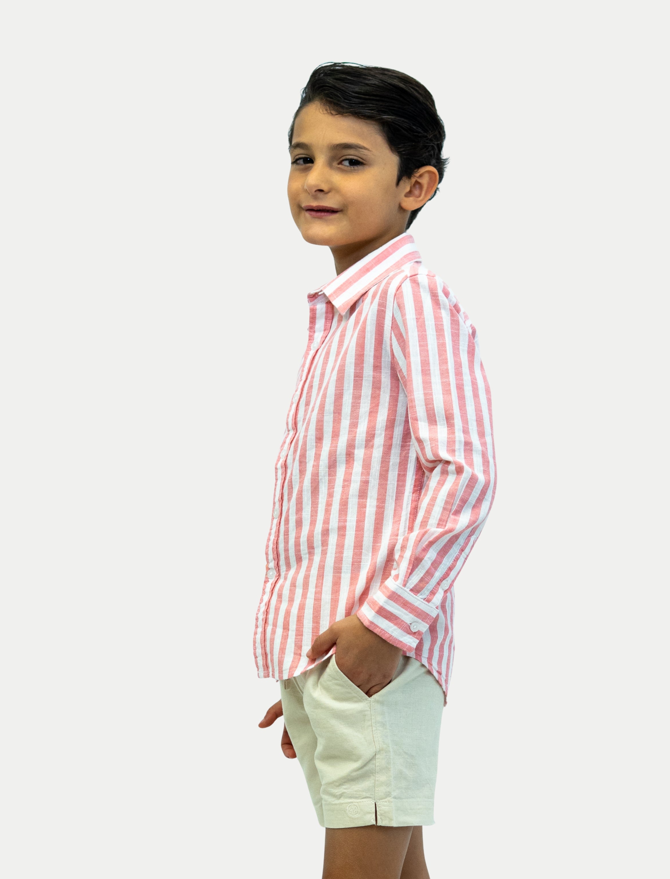 Camisa rayada durazno de niño en algodón slub vista de lado