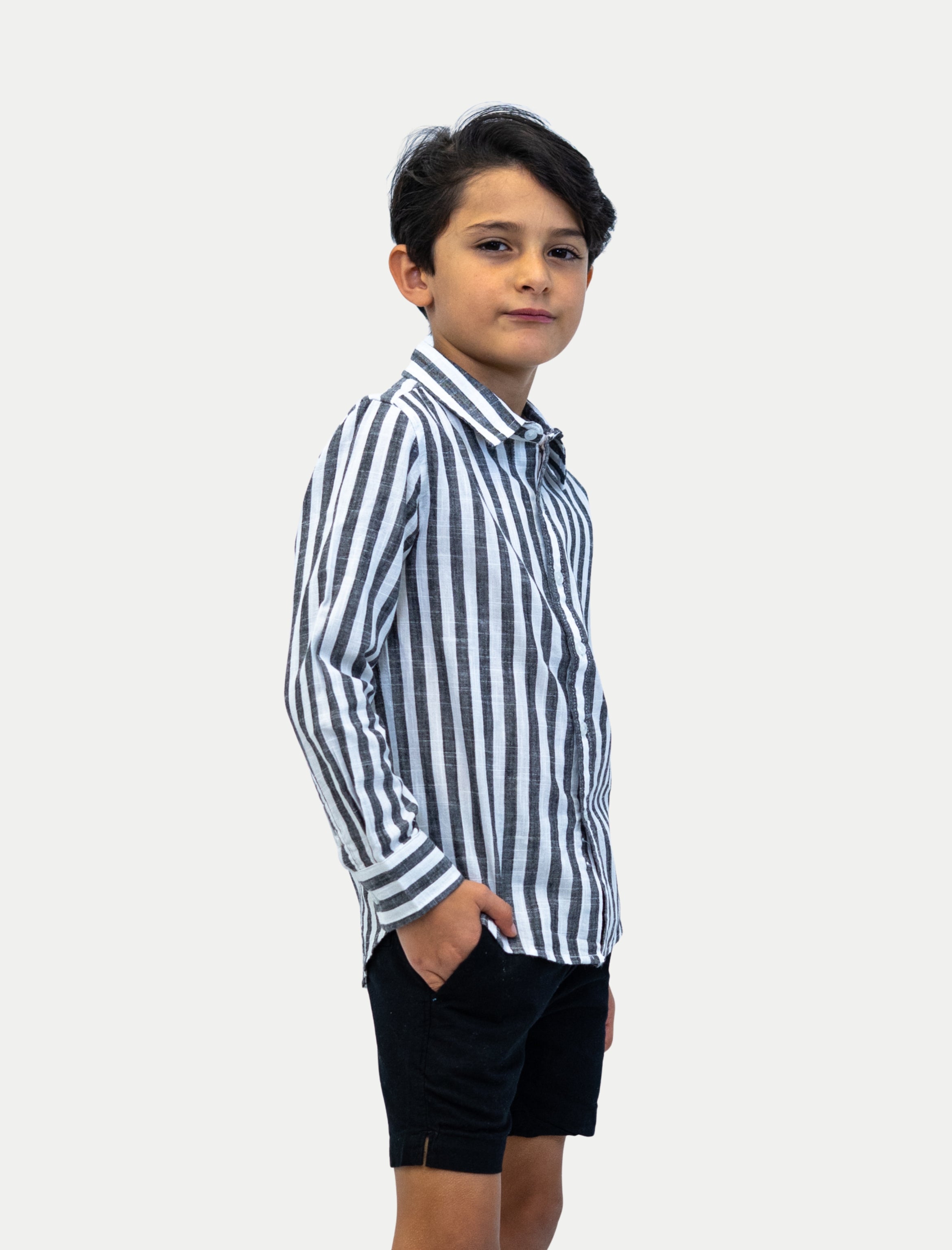 Camisa rayada negro de niño en algodón slub vista de lado