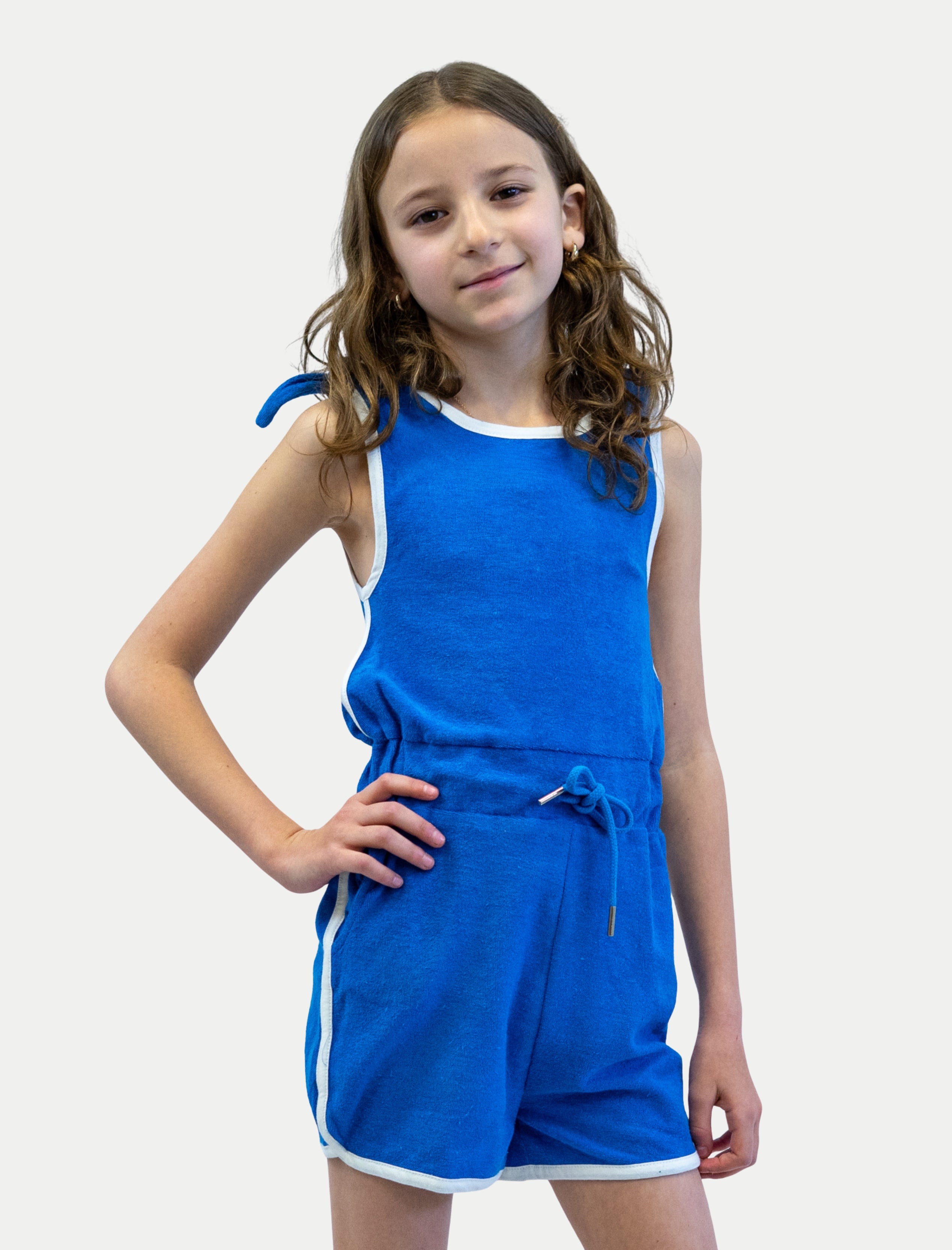 Jumper de toalla para niña azul de frente
