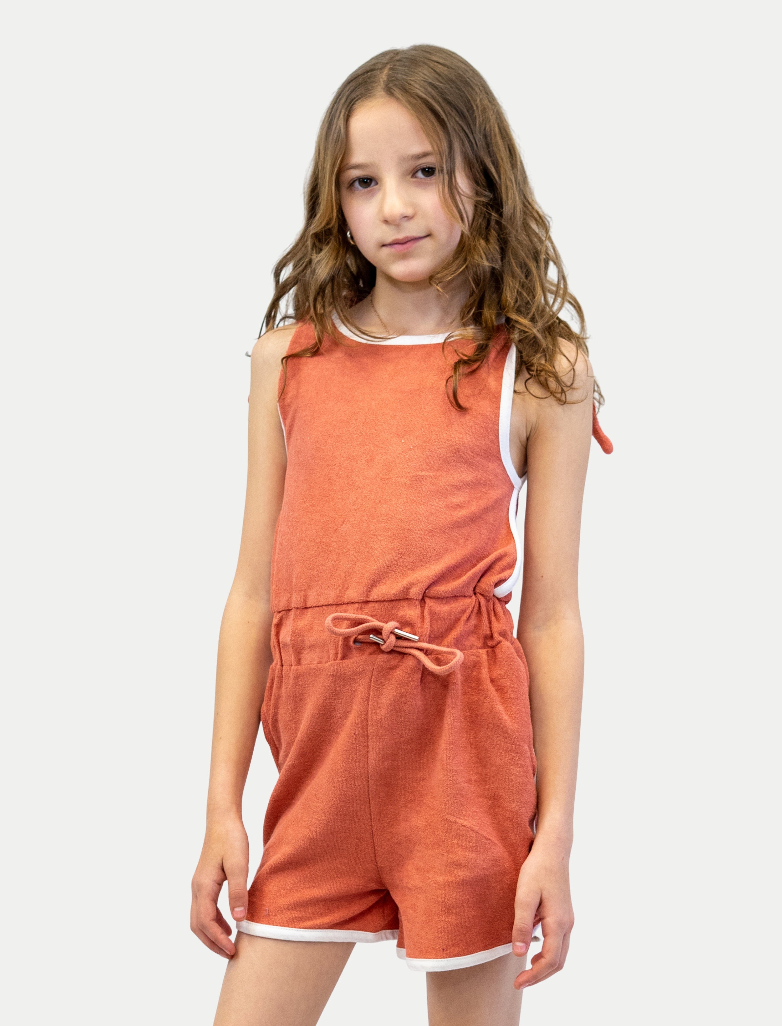 Jumper de toalla para niña coral de frente