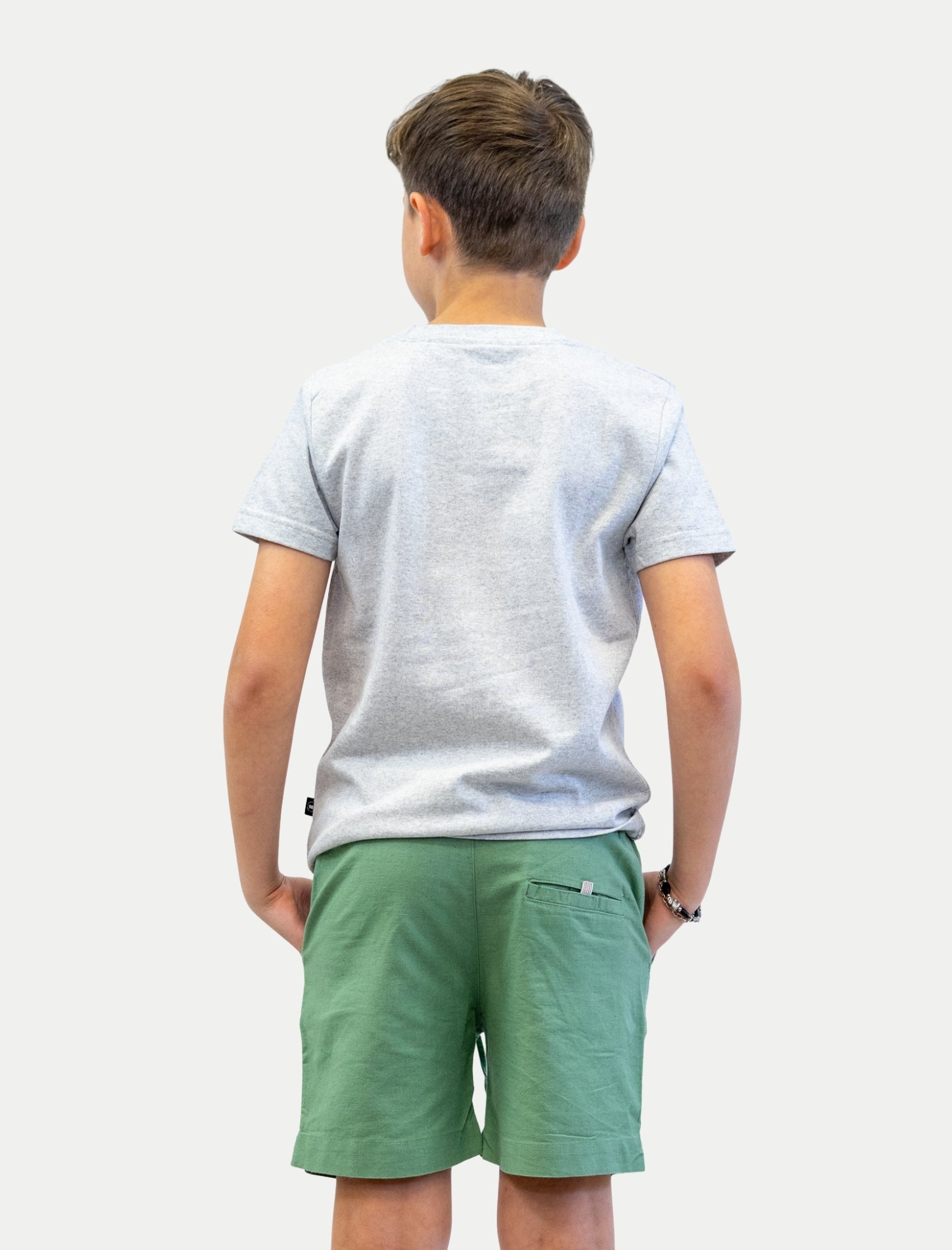 Playera Crown 98 para niño color gris vista posterior