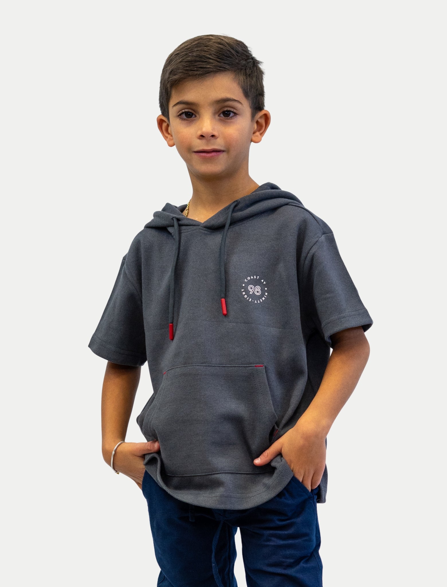 Sudadera gris de niño vista de frente