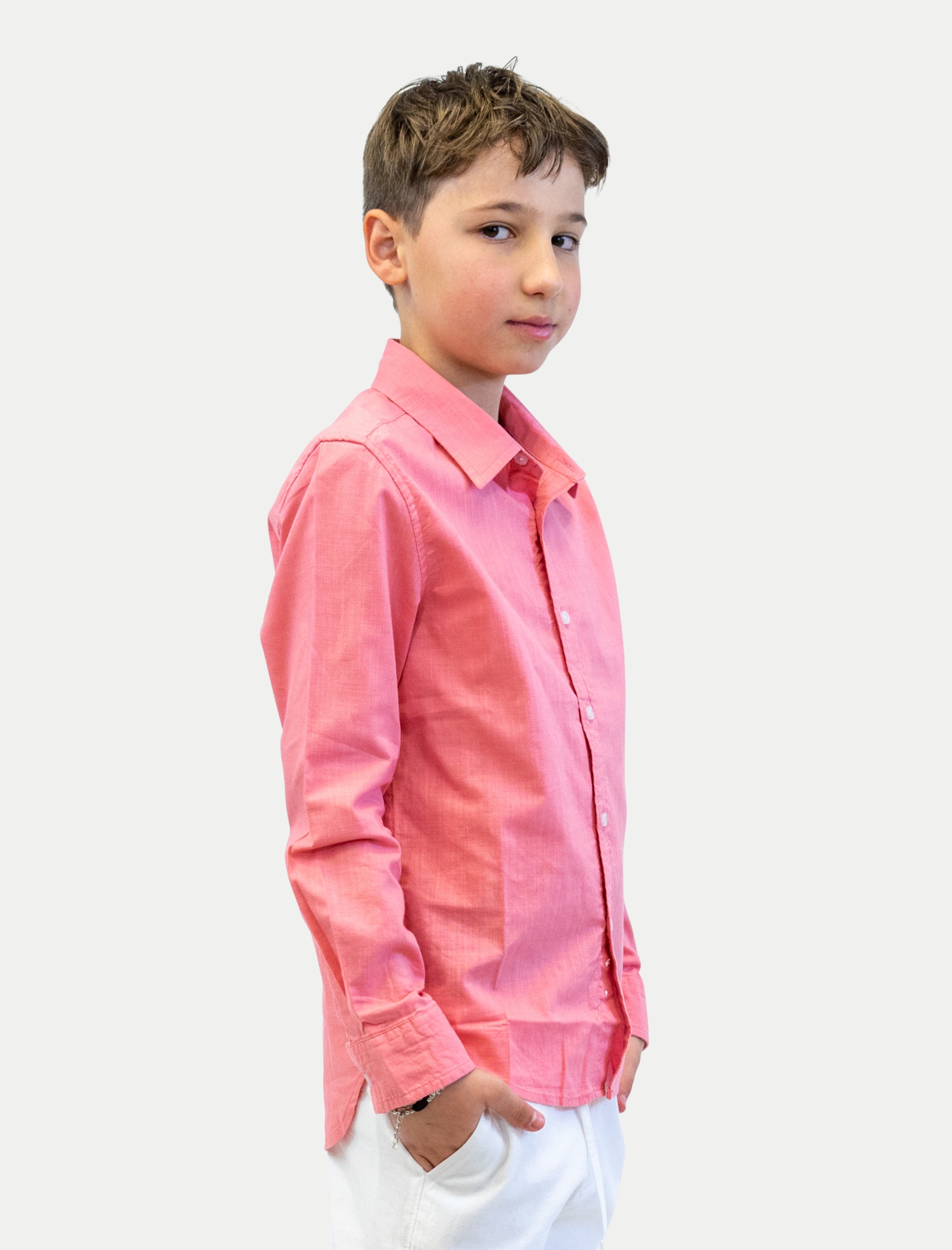 Camisa rosa para niño en algodón slub vista de lado